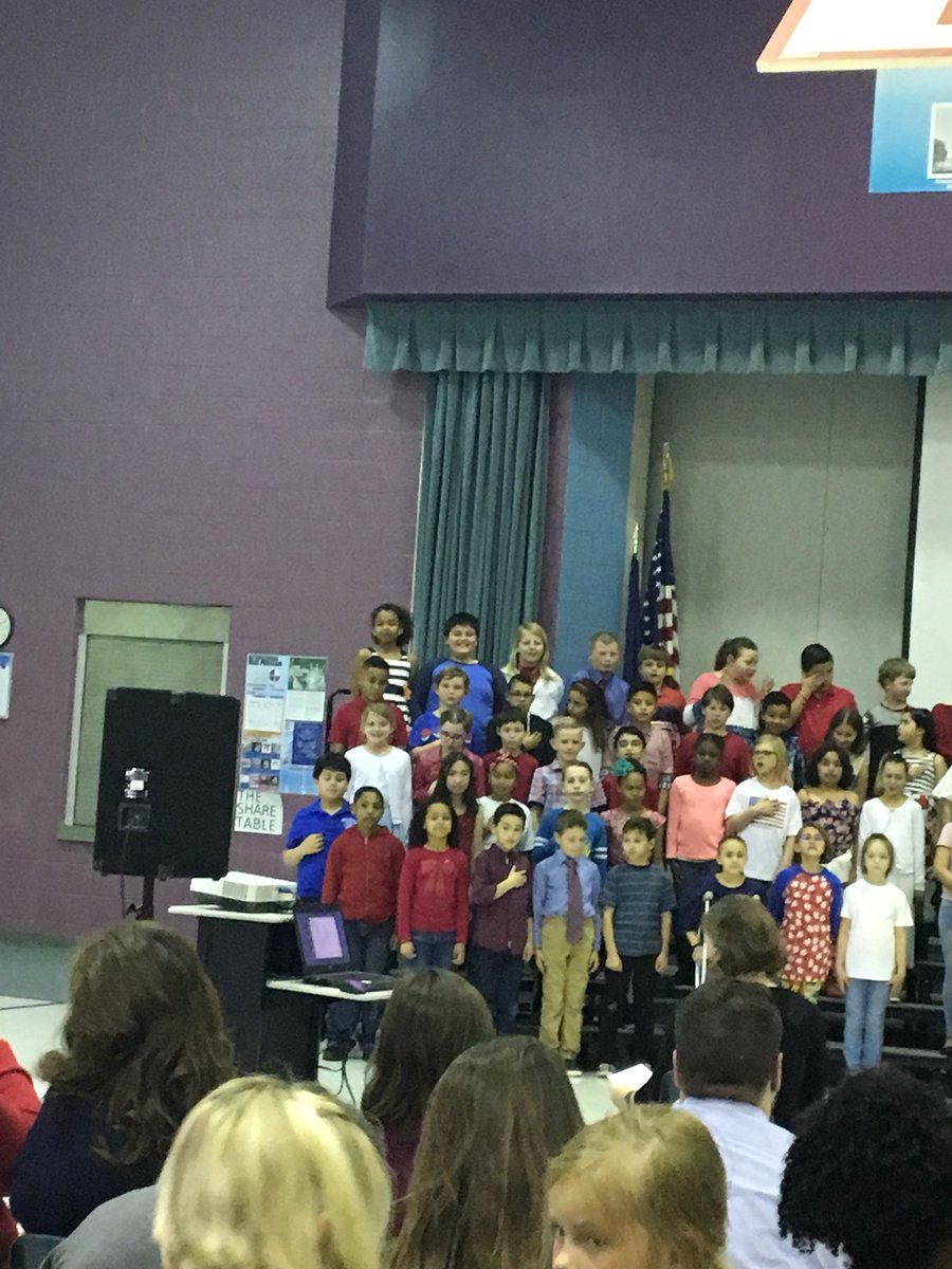 DrJuliaBiggins's tweet photo. Another wonderful performance by @PWCSNews #BennettES. 4th Grade really loves their Virginia history! #GreatVirginia https://t.co/YBeQzWUsVJ
