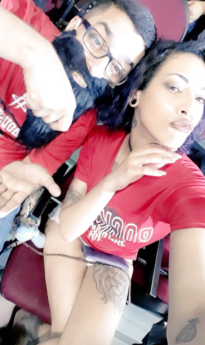djslumdoggg's tweet photo. Courtney’s first game! upgrade our seats please! 🚀 #ZTEVIP @HoustonRockets https://t.co/gULhzglFH1