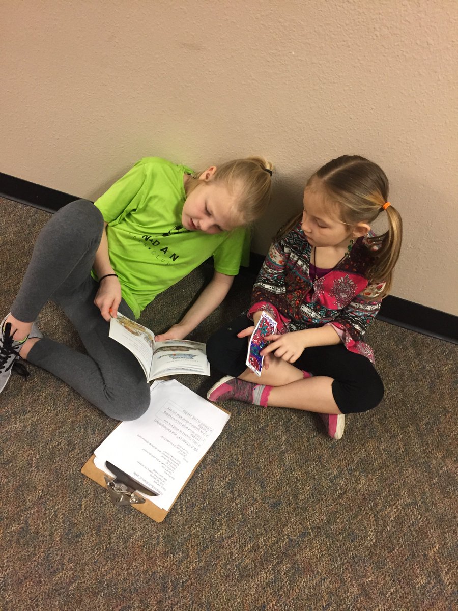 kinder_tbird's tweet photo. This Kindergarten and fourth grade class are half way through the reading buddy research project and I couldn't be more excited with the things that are occuring. #readingbuddies #mpstla #bravesengage😀📕 https://t.co/pLqwlDT5e8