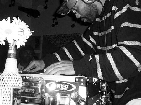 BtsOfAllNations's tweet photo. Lapa Lounge 2 yr, April 2007.  @jrocc brought @madlib to #Upland and we had @Mochilla to thank for that. The more you know 🌠 #beatsofallnations https://t.co/KZKfBRPIWZ