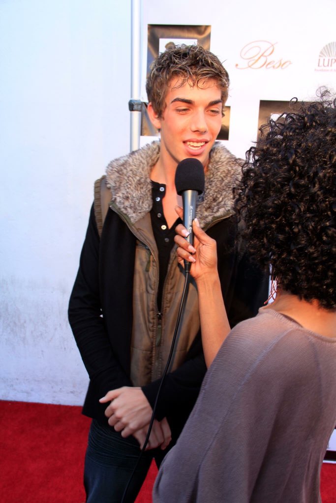 eric_kandell's tweet photo. #redcarpet #backwheniwasachild https://t.co/ha65FMCiBi