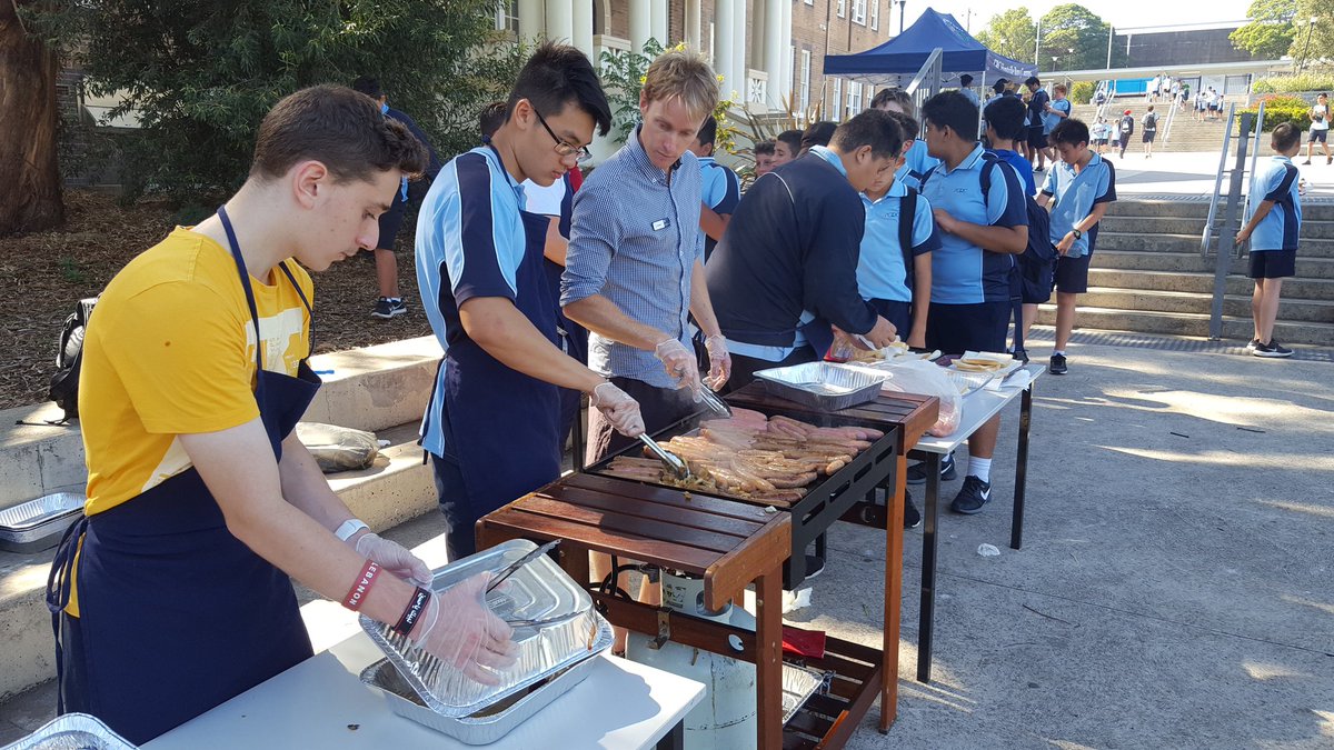 DTipple2's tweet photo. Year 10 PASS students cooking up a storm for 350 competitors at today's Cross Country carnival. Trainee teacher Mr Grahame getting involved and sharing his BBQ skills @GRCHurstvilleB #notimeforbreaks https://t.co/FKAfZwyw26
