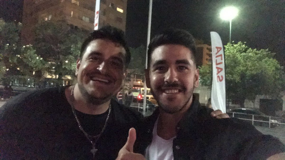 Yacones's tweet photo. #Ahora Todo listo para subir a dejarles un par de canciones en el #PaseoDeLosPoetas por el #DíaDeLaEmpanadaSalteña

#Yacones #EnVivo https://t.co/FH3ZXQ8ozE