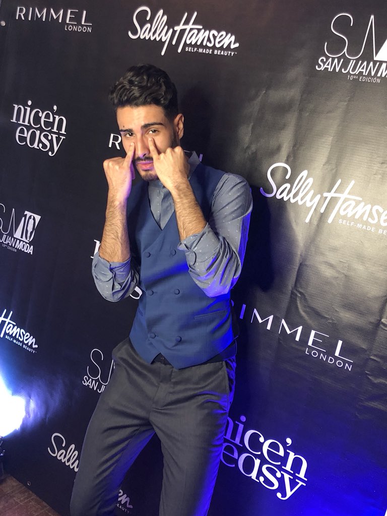 HeyJustAlexis's tweet photo. Solo un chico humilde de Ponce en #SJModa 🚶🏻‍♂️🦁 https://t.co/7xsmm7xsmT