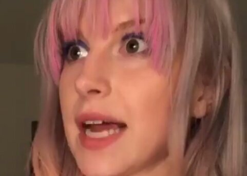 JazfromParamore's tweet photo. Lmao😂 i love you queen @yelyahwilliams https://t.co/lIOsPjcbsP