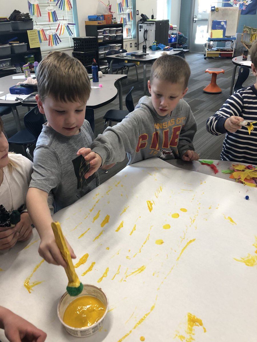 twmellen's tweet photo. We had so much fun designing and creating “a new paintbrush”! #structureandfunction #PLTW @trailwoodsmsd https://t.co/vqgrYeqvMI