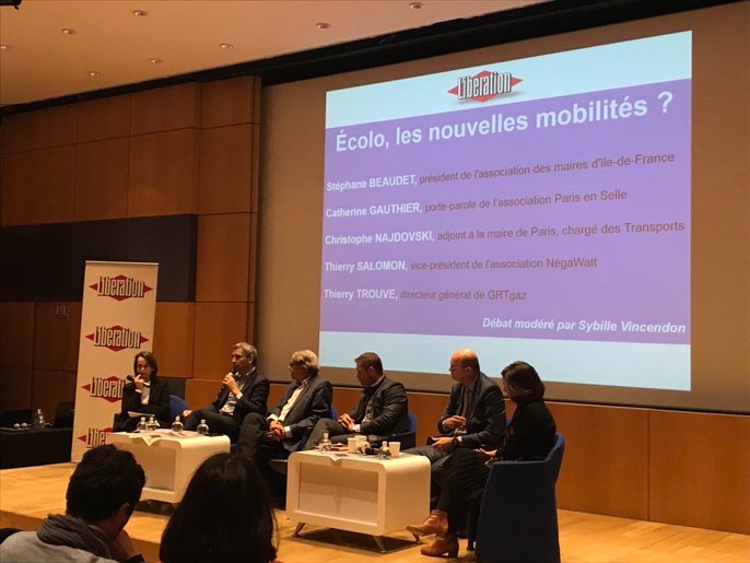 « Le plan vélo de Paris a du retard, certes. Il faut discuter avec <a href="/prefpolice/">Préfecture de Police</a>. Le vélo a un potentiel énorme, a un excellent bilan énergétique et peut transporter plus de monde que la voiture individuelle ». <a href="/C_Najdovski/">Christophe Najdovski</a> # edoardo orsoni ForumMobilités