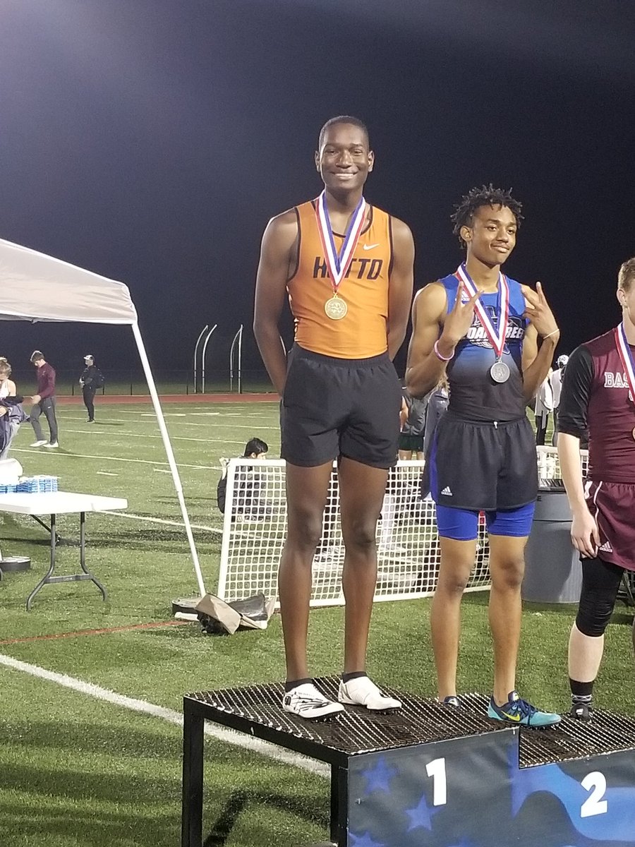 CoachZoHrndz's tweet photo. 2 more first for this guy 110h and 300h. @huttohippo @nochilldev #HippoNation #competetotheend https://t.co/5BpjEwfMDw
