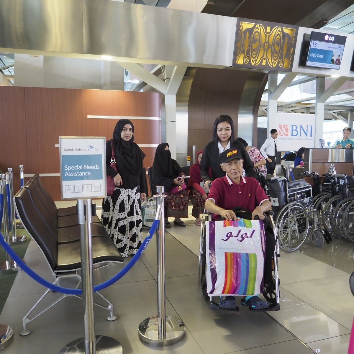 INJairports's tweet photo. Layanan di Bandara semakin lengkap dan memahami kebutuhan penumpang dan pelanggan. Layanan apa yang Anda harapkan tersedia di Bandara? https://t.co/8nMfla33AN