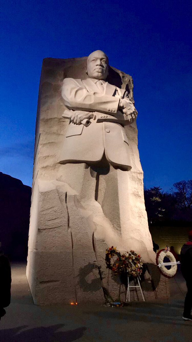 FoutzSci's tweet photo. After a day at the National Museum of Natural History, National Archives, and #Newseum we were able to enjoy the memorials at the tidal basin as we admired the cherry blossoms. @Newseum @smithsonian @USNatArchives #wmsdc2018 https://t.co/R4bpCrLhg2