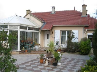 france_images's tweet photo. For sale 5 bedroom house #Bessay, Vendee 85320
#France #FranceProperty https://t.co/eDwwOmt5Xt https://t.co/HSZOoxMW9U