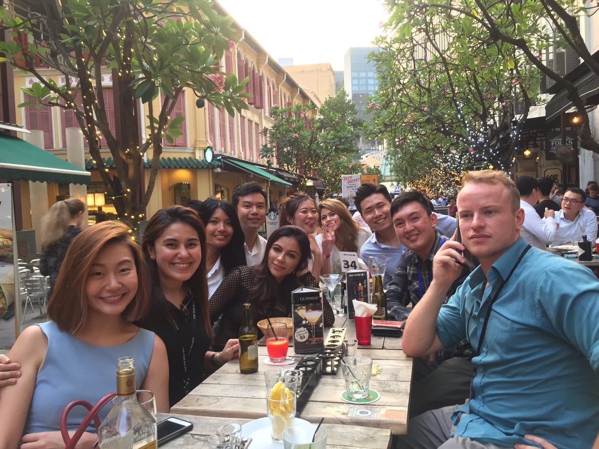 BJRecruiterAsia's tweet photo. Make today ridiculously amazing. It’s Friday! 🎉😄 
.
.
.
.
#BarringtonJamesAsia #BarringtonJames #LifeAtBJ #Recruitment #Culture #Incomplete #WorkHardPlayHard https://t.co/ZKd9YDbHFq