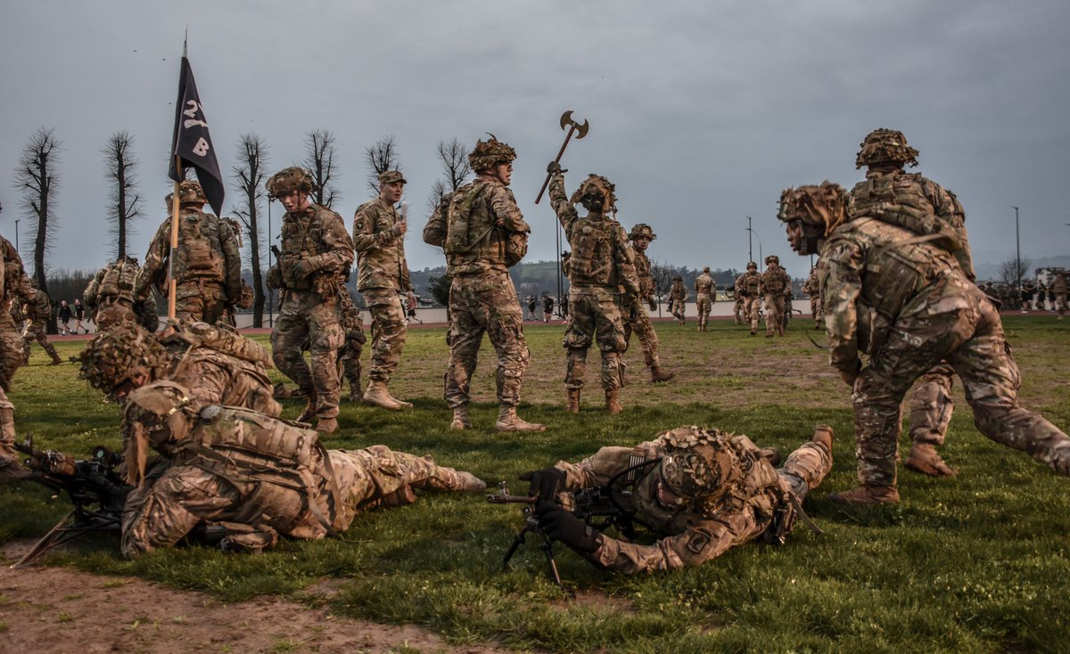 DVIDSHub's tweet photo. #Paratrooper Combat Run
#USArmyEurope #StrongEurope #Italy #DelDin
https://t.co/mWKA8ZXHkN https://t.co/bLu9DSa4OM