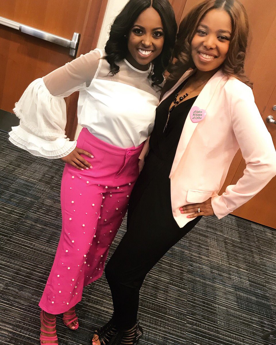 Jerica_Phillips's tweet image. Sometimes we cross the competition lines in the name of SISTERHOOD! Thanks to the ladies at the University of Memphis #EpsilonEpsilon chapter for inviting me to the “Women in Media” panel. #AKA