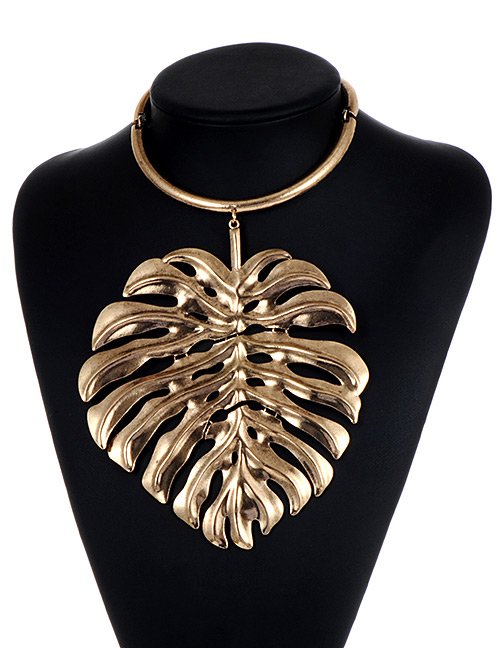 JustOneBeautyFU's tweet photo. Wearing a bold piece of #jewelry at a #NetworkingEvent event can get you noticed! A bold #necklace can make you more approachable. If you have jewelry on that another professional admires, it makes them feel like you have something in common. #TheBoldAndTheBeautiful #BeBold https://t.co/04FCbT0RD1