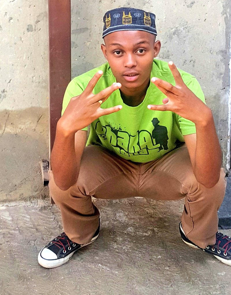 Fat1Dr's tweet photo. Lol they say w-west ...i say W-world ......#FAT1 aka Dr.dre https://t.co/FKq1FxBLWN