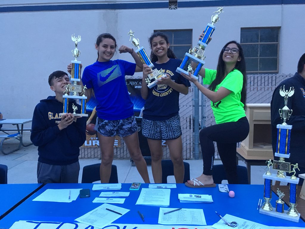 ShafterTrack's tweet photo. Join the fun! #shaftertrack #winners #distancegirls https://t.co/fE38GPexDM
