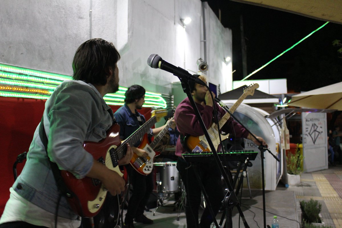 PdB_Cumming's tweet photo. @Reinaluisachile nos encantó con su música y energía sobre el escenario ¡Mucha suerte en lo que viene y gracias por venir! 😄😍
 
> Mención para @SonandoCL que día a día trabaja por darle un espacio a las bandas emergentes chilenas. https://t.co/yMF9vWueh4