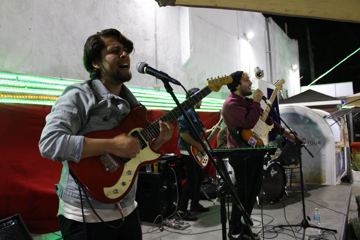 PdB_Cumming's tweet photo. @Reinaluisachile nos encantó con su música y energía sobre el escenario ¡Mucha suerte en lo que viene y gracias por venir! 😄😍
 
> Mención para @SonandoCL que día a día trabaja por darle un espacio a las bandas emergentes chilenas. https://t.co/yMF9vWueh4