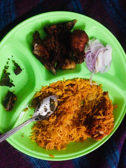 hello_megharsh's tweet photo. #cooking#food #foodrecipe #indianfood #nonveg #chickenlove https://t.co/ucfPyzKw11