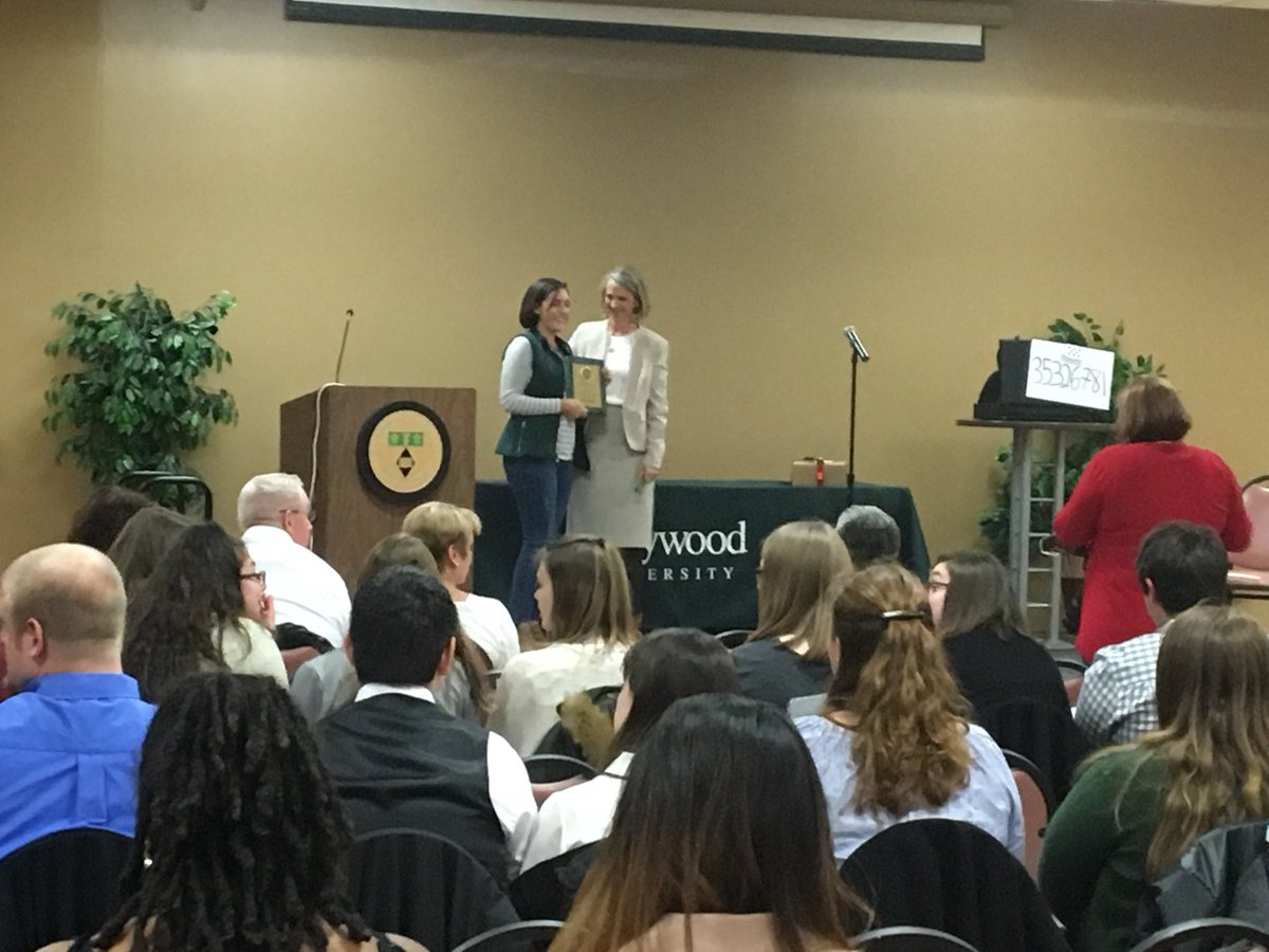 MarywoodU's tweet photo. Congratulations to all of our Student Leadership nomineees and award winners! Our students are awesome @MarywoodU https://t.co/08GengvV3Q