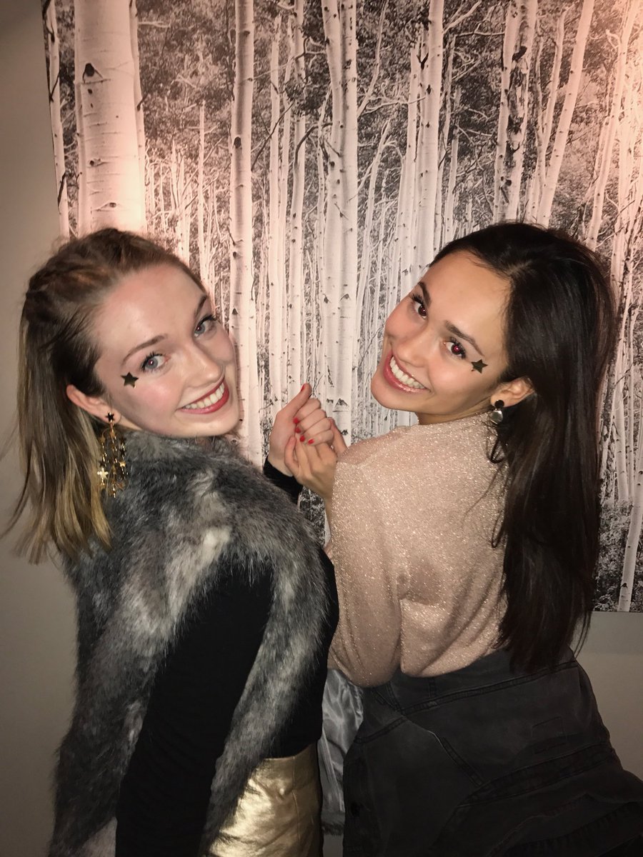 BLAKEingthelaw_'s tweet photo. uhhh happy 17 I guess!? Lily dream team for life THANKS🤩😘💝 #samename #samesmiles https://t.co/oSU6TNSmAY
