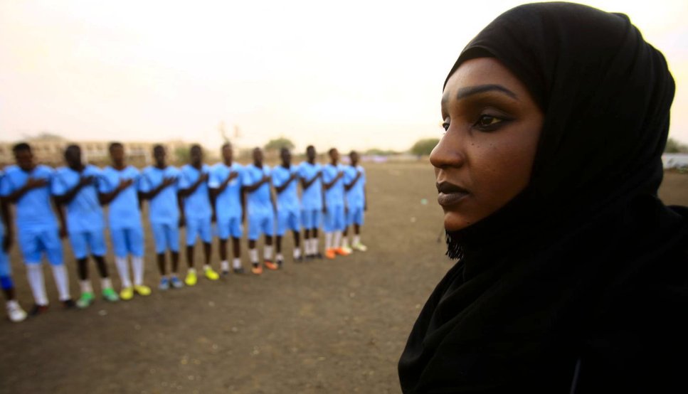 Reporte_Indigo's tweet photo. Conoce a Salma, la mujer árabe que destaca por dirigir un equipo de futbol masculino https://t.co/BWOvFsutoi https://t.co/VY9pkaFETJ