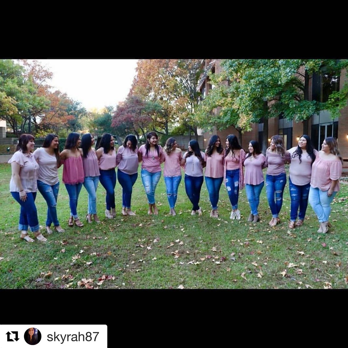 KlassyNation's tweet photo. Upsilon Photo Challenge Day 4: Chapter photo🐧🐧🐧💕💕💕 #kdchiturns31 https://t.co/um0sHJP65I