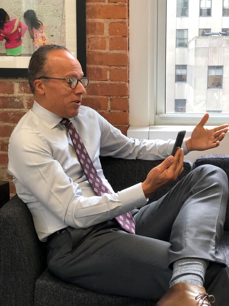 WMCActionNews5's tweet photo. NBC's Lester Holt makes appearance in Mid-South classroom #wmc5 >>https://t.co/fkNdpNTCef https://t.co/UxRBvhQnHW