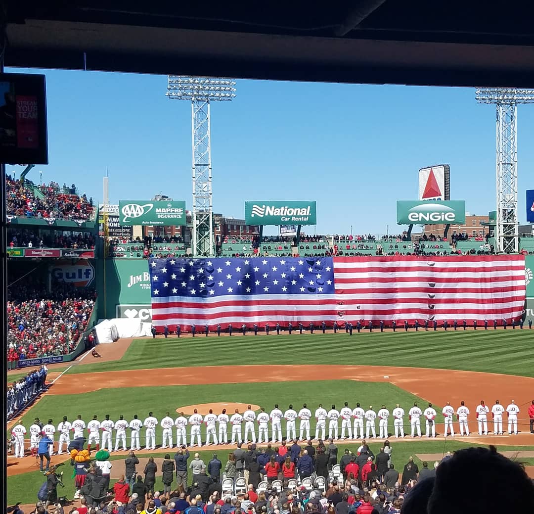 bmarps524's tweet image. Scenes from [my 1st ever] @RedSox Home Opener at a frigid Fenway...we got 3 bonus innings and eventually the W! 🙌❤⚾ @dgreenblatt78 #2pairsofpants #spikedhotchocolate #Papi #Poyner
