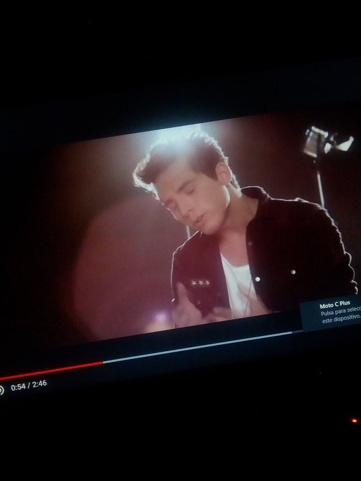 xcaamii_'s tweet photo. A ESCONDIDAS ON VEVO https://t.co/Kw3bfS0ncD