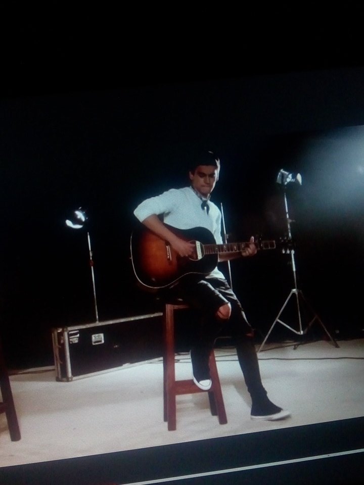xcaamii_'s tweet photo. A ESCONDIDAS ON VEVO https://t.co/Kw3bfS0ncD