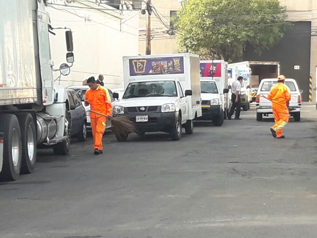 dgsudao's tweet photo. barrido manual prol. av. central col. San Pedro de los pinos @MaAntonietaHT @jesuslandero @leonel_luna https://t.co/N4D7Z0hxXe