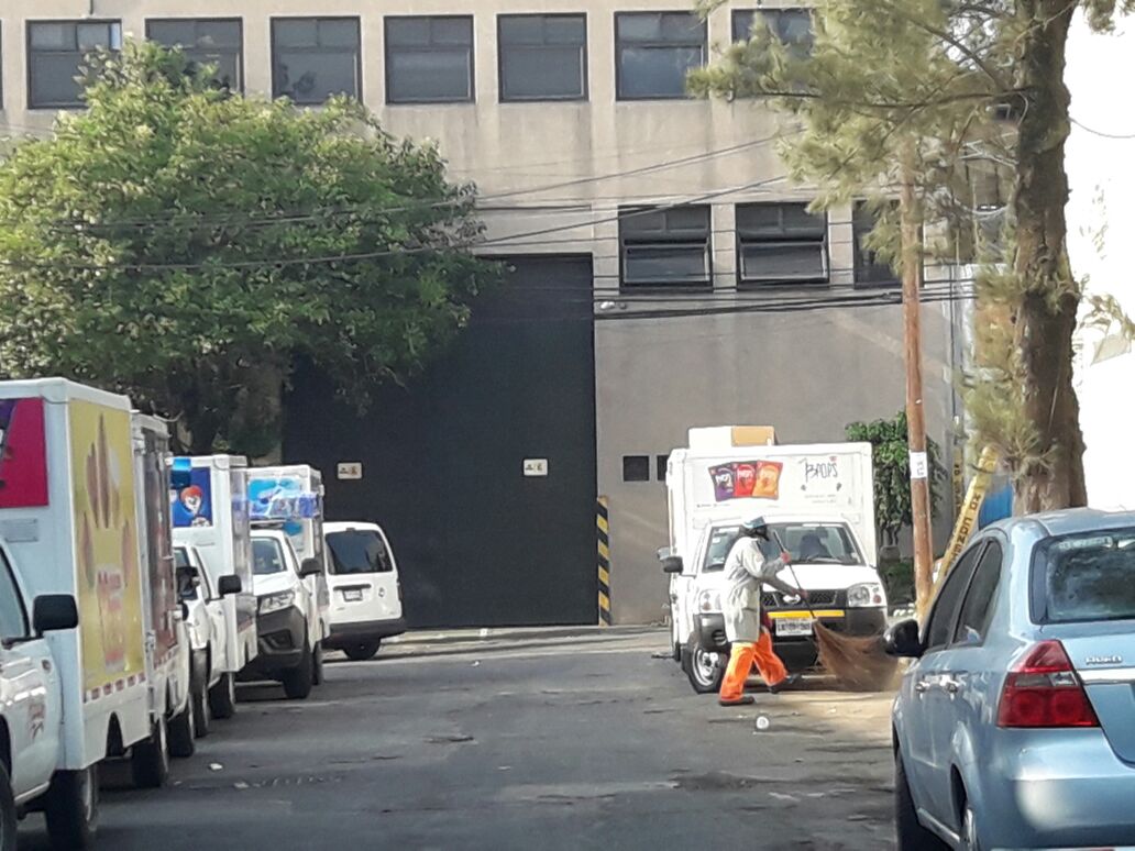 dgsudao's tweet photo. barrido manual prol. av. central col. San Pedro de los pinos @MaAntonietaHT @jesuslandero @leonel_luna https://t.co/N4D7Z0hxXe
