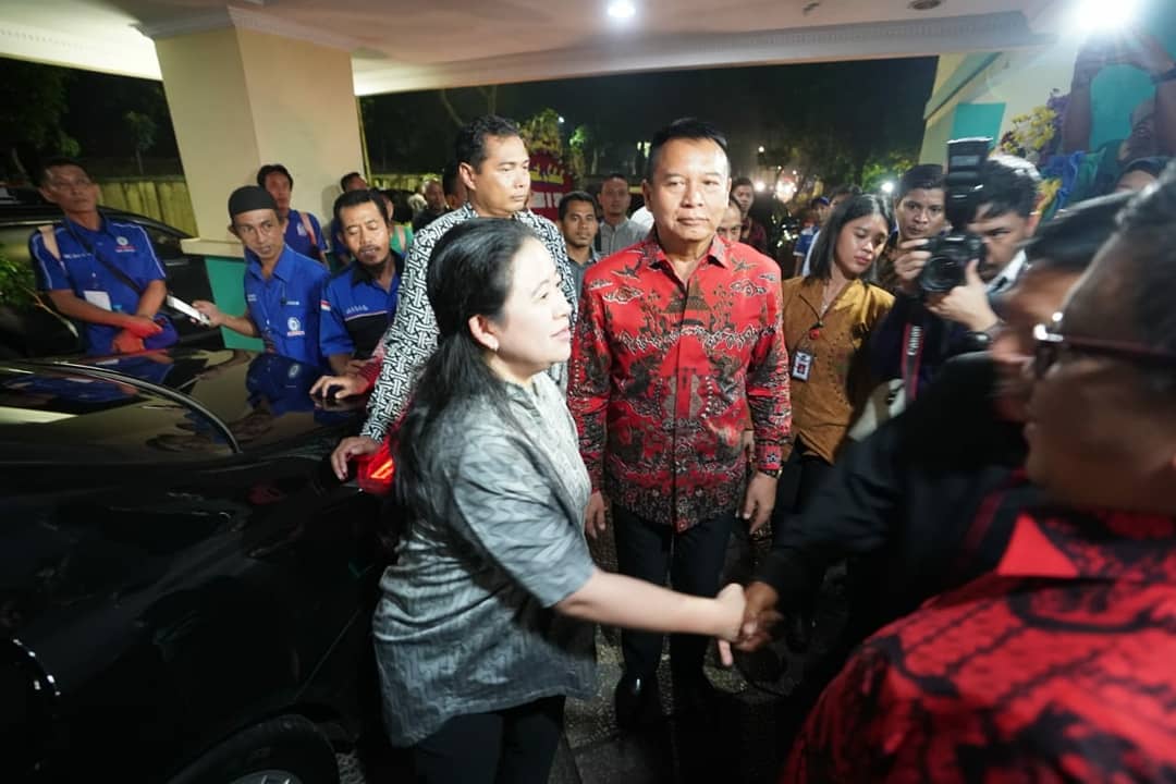 jabarhasanah's tweet photo. Kang Hasan turut menghadiri Kongres Serikat Buruh Sejahtera Indonesia (SBSI) yang ke 6,yang digelar di Asrama Haji, Pondok Gede, Jakarta, Kamis (5/4).

@tbhasanuddin
#hasanah #pilih2hasanah #JabarHasanah #tbhasanuddin  #pilkadajabar2018 #salam2hasanah #bandung #KangHasan https://t.co/SykTBCflpE