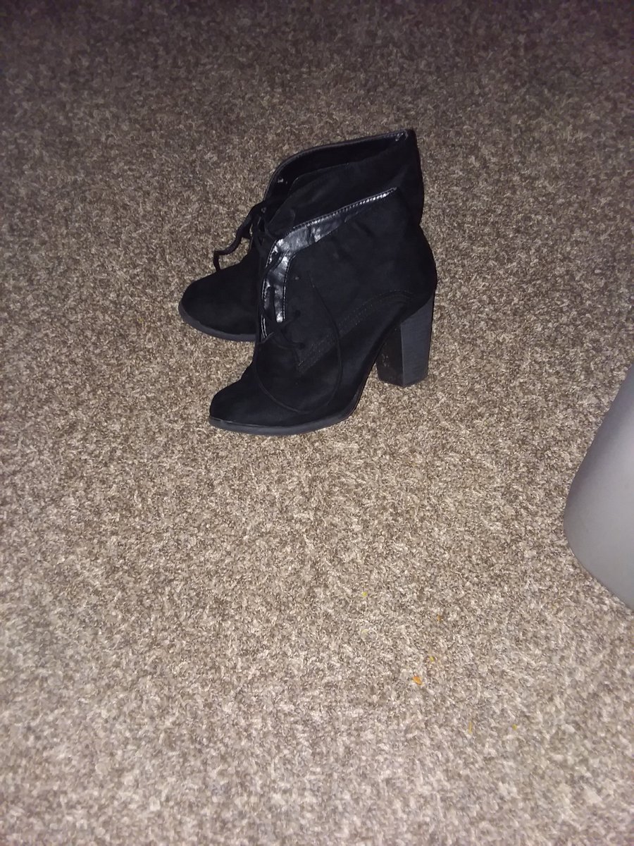 PrettyToes4's tweet photo. $40 + shipping
#footfetish #shoefetish #footfreak #footfindom @RTP1G https://t.co/jfT6bnmLE4