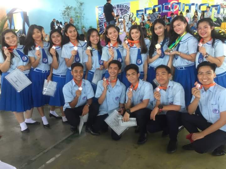 Abraham_1718's tweet photo. Congrats sa ating lahat!🤘 Yung promise natin sa isa't isa na dapat Lahat tayo aakyat ng stage natupad natin 😊 Thank you sa memories and stress hahaha at Syempre thank you sa ating Mother ceppie😘 MAHAL KO KAYONG LAHAT. ❤ ABRAHAM 2017-2018  #SectionGoals 
LUTHER here we go.... https://t.co/ZdVtyYK7iz