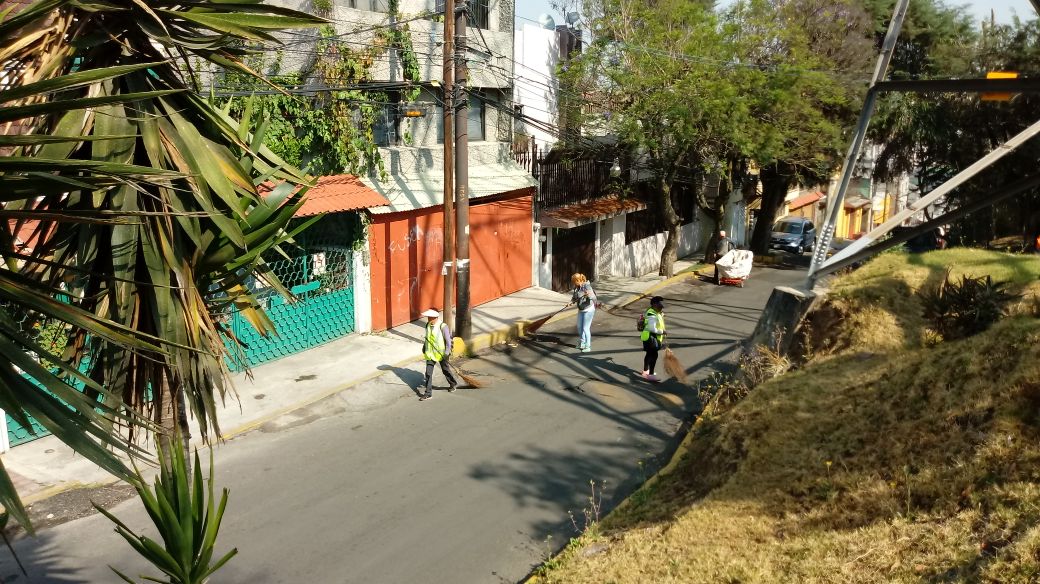 dgsudao's tweet photo. barrido manual calle aceituna
 colonia bulevard llano redondo @MaAntonietaHT @jesuslandero @leonel_luna https://t.co/5rhLEUCVaU