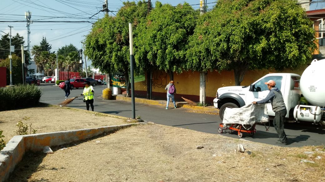 dgsudao's tweet photo. barrido manual en balcón de cehuayo, 
Gabriel García
 colonia Villa progresista @MaAntonietaHT @jesuslandero @leonel_luna https://t.co/xwyHMZv0K9