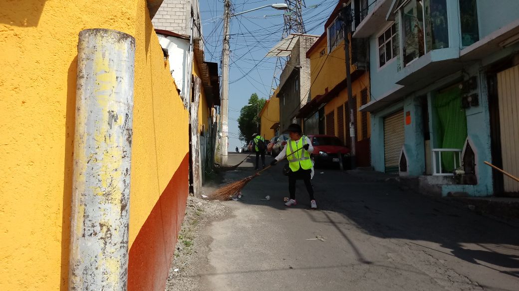 dgsudao's tweet photo. barrido manual en balcón de cehuayo, 
Gabriel García
 colonia Villa progresista @MaAntonietaHT @jesuslandero @leonel_luna https://t.co/xwyHMZv0K9