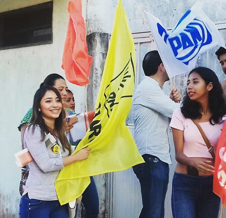 Los jóvenes en #Coatza caminan casa por casa para promover el voto a favor de nuestros candidatos #JóvenesConRenatoTronco #JóvenesConYazmín #SomosJIZ #JIZCoatza #PRD #JuventudesDIzquierda <a href="/Jiz_PRD/">JuventudesDIzquierda</a>