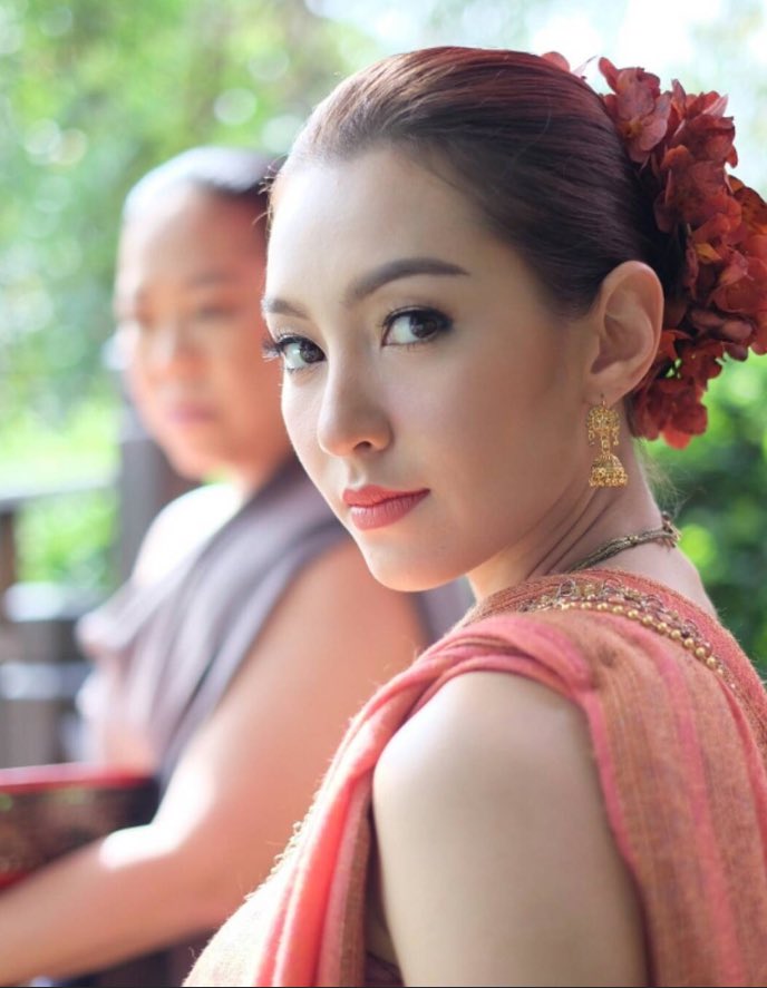 malimalila999's tweet photo. สายบวกพร้อมไฝว้ ft. มือตบอโยธยา
อยากให้เขาสองคนเป็นบุพเพสันนิวาสกัน
กรุงศรีจักต้องลุกเป็นไฟ
 #บุพเพสันนิวาส https://t.co/zfZhJdGwWE