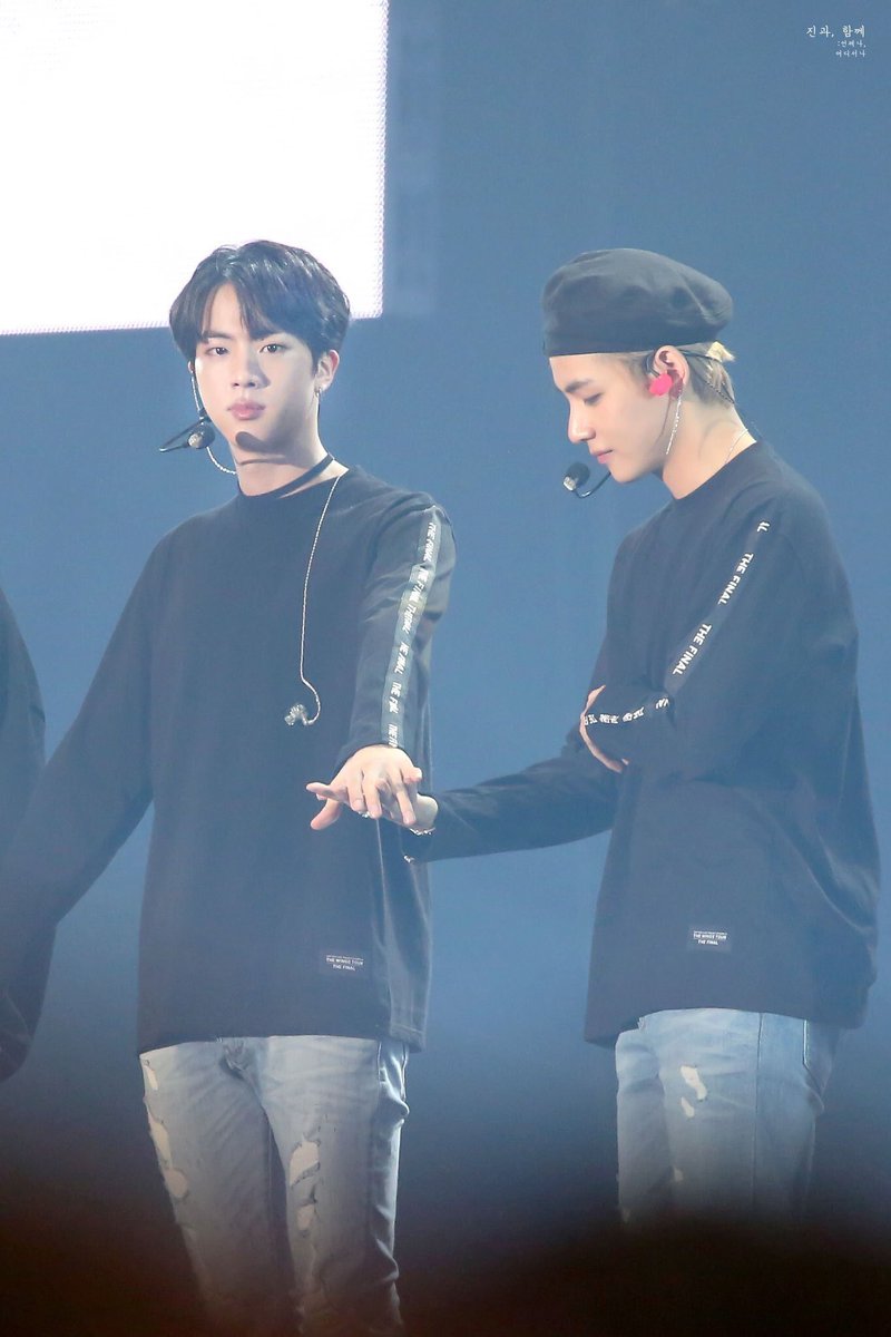 aiesaa2823's tweet photo. TaeJin👅❤ #euphoria #TaeJin #tata #RJ #BT21 #BTS #BTS_EUPHORIA #BTSARMY #BTSBurnTheStage #BTSBlackHair https://t.co/r37fjaoUd9