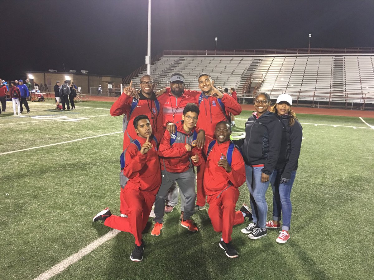dacoachbrothers's tweet image. Proud of this team and coaches!! Advancing to the Area meet #SamPride #runfastturnleft #aisdproud