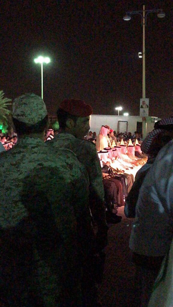 JazanSsq's tweet photo. الجمعية السعودية للجودة بمنطقة جازان تكرم أبطال الحد الجنوبي وذويهم في فعاليات فخر واعتزاز 2 https://t.co/rBpVNZA4Av