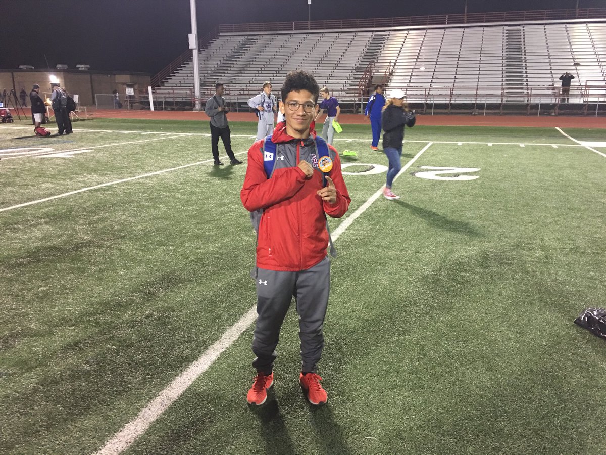 dacoachbrothers's tweet image. 1600meter run District Champion!! Go Leo!!#SamPride #tracklife  #AISD