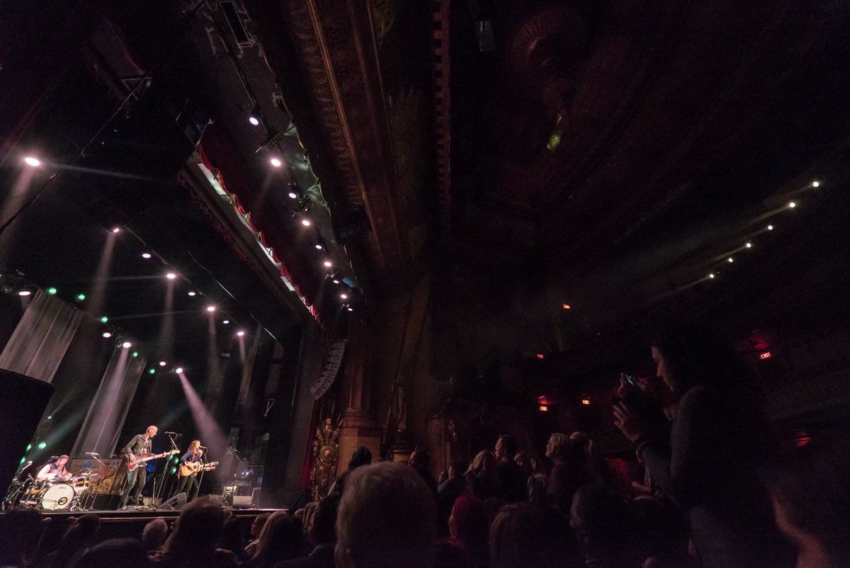n0rthfield's tweet photo. Powerhouse performance from @brandicarlile tonight in #nyc at the @BeaconTheatre https://t.co/yHw4x7qQnJ