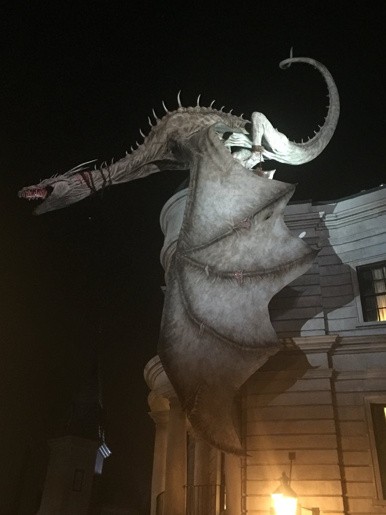 SMESChorus's tweet image. All the sleepy kittens are safe in their beds. Hoping the phones are in airplane mode so the chaperones can sleep! #TooManyNotifications #AintNoTiredLikeUniversalTired 
Ha Ha Ha...