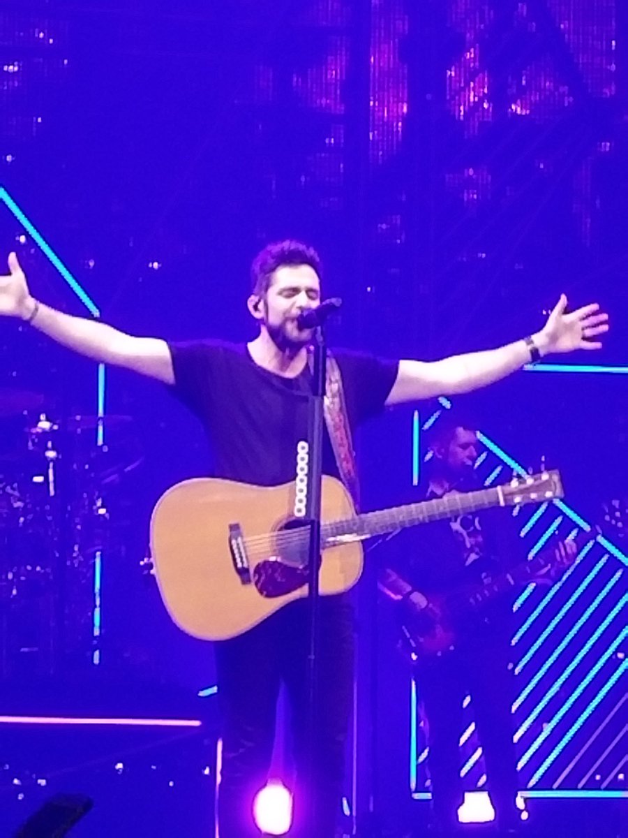 samchelle10's tweet photo. Tonight did not disappoint! We had a blast! Thank you for such a great show @ThomasRhett #siblingouting #concertfun https://t.co/0AzsqC7Vco