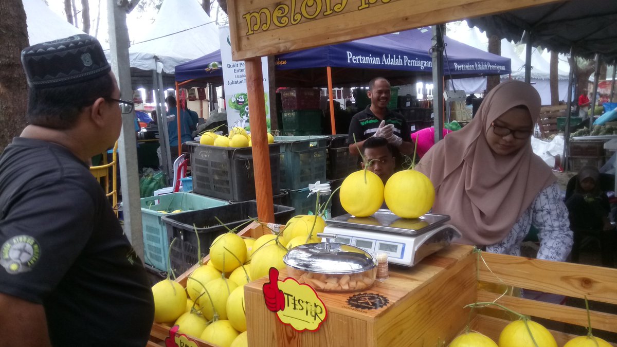 myDOA_HQ's tweet photo. Sape nk Melon Manis termanis di Pasaran..... Mari dtg kluster segar di #RoadtoMAHAKemaman
@shaberyc
@tajuddinabdulrahman
@ismailbakar60
@Jharizan
@MY1DOA
@moaMalaysia
#ourfoodourfuture
#PertanianHEBAT
#kemaman
#kertih https://t.co/0cLepiDikZ